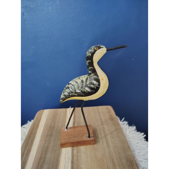 HAND CARVED & HAND PAINTED WOODEN SAND PIPER BIRD  8 " Tall - Picture 1 of 6